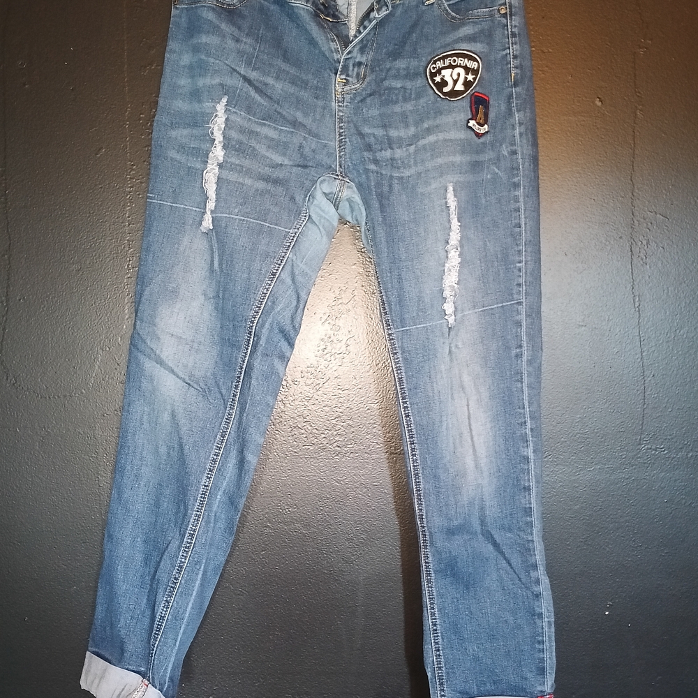 Angel Kiss Slim Straight Light Blue Distressed Jeans with Patch
